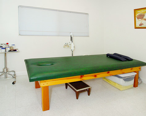 green acupuncture table photos